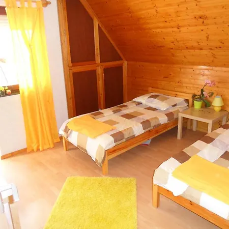 Apartman Petra * 根尼斯迪亚斯
